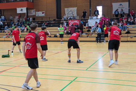 Männlich A spielt